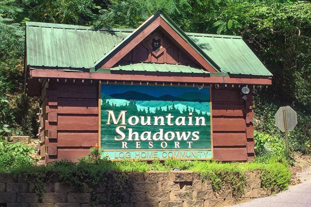 Smokies Boutique Cabins: Mountain Retreat with Resort Amenities Gatlinburg Exterior photo