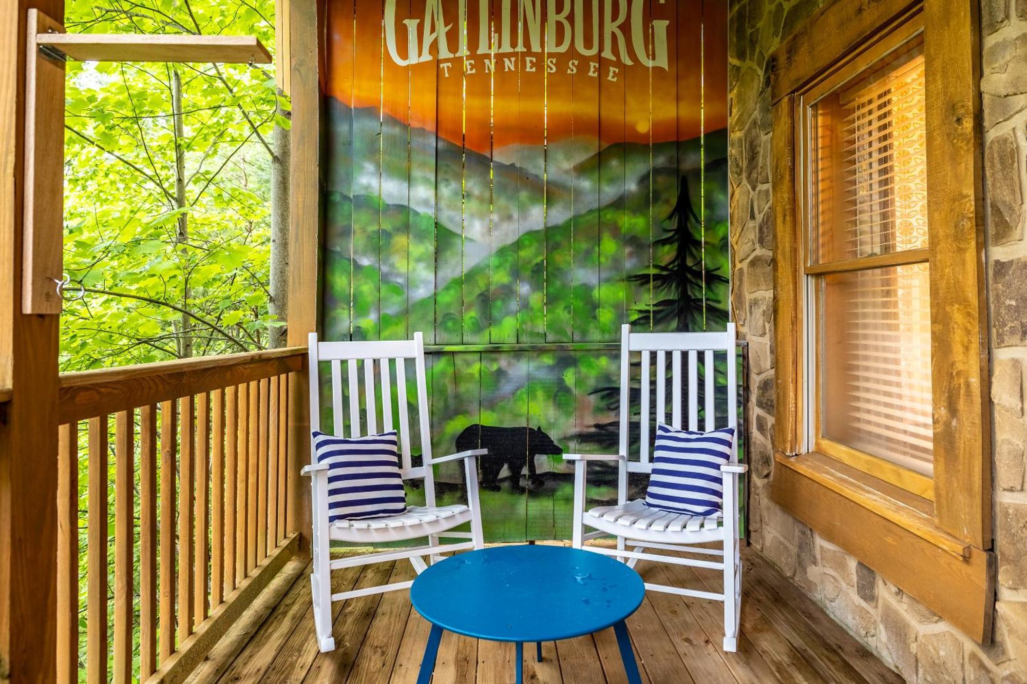 Smokies Boutique Cabins: Mountain Retreat with Resort Amenities Gatlinburg Exterior photo