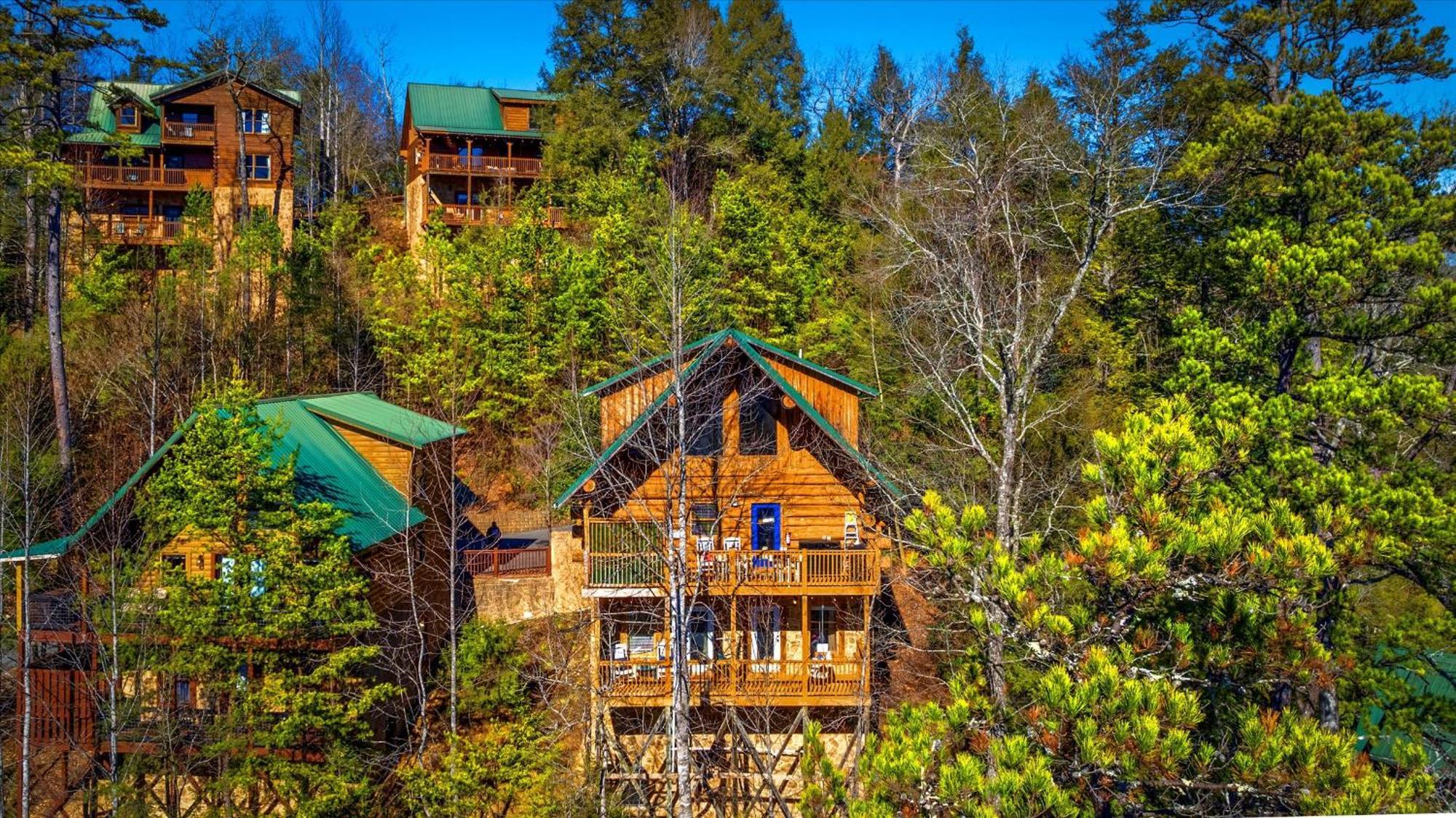 Smokies Boutique Cabins: Mountain Retreat with Resort Amenities Gatlinburg Exterior photo