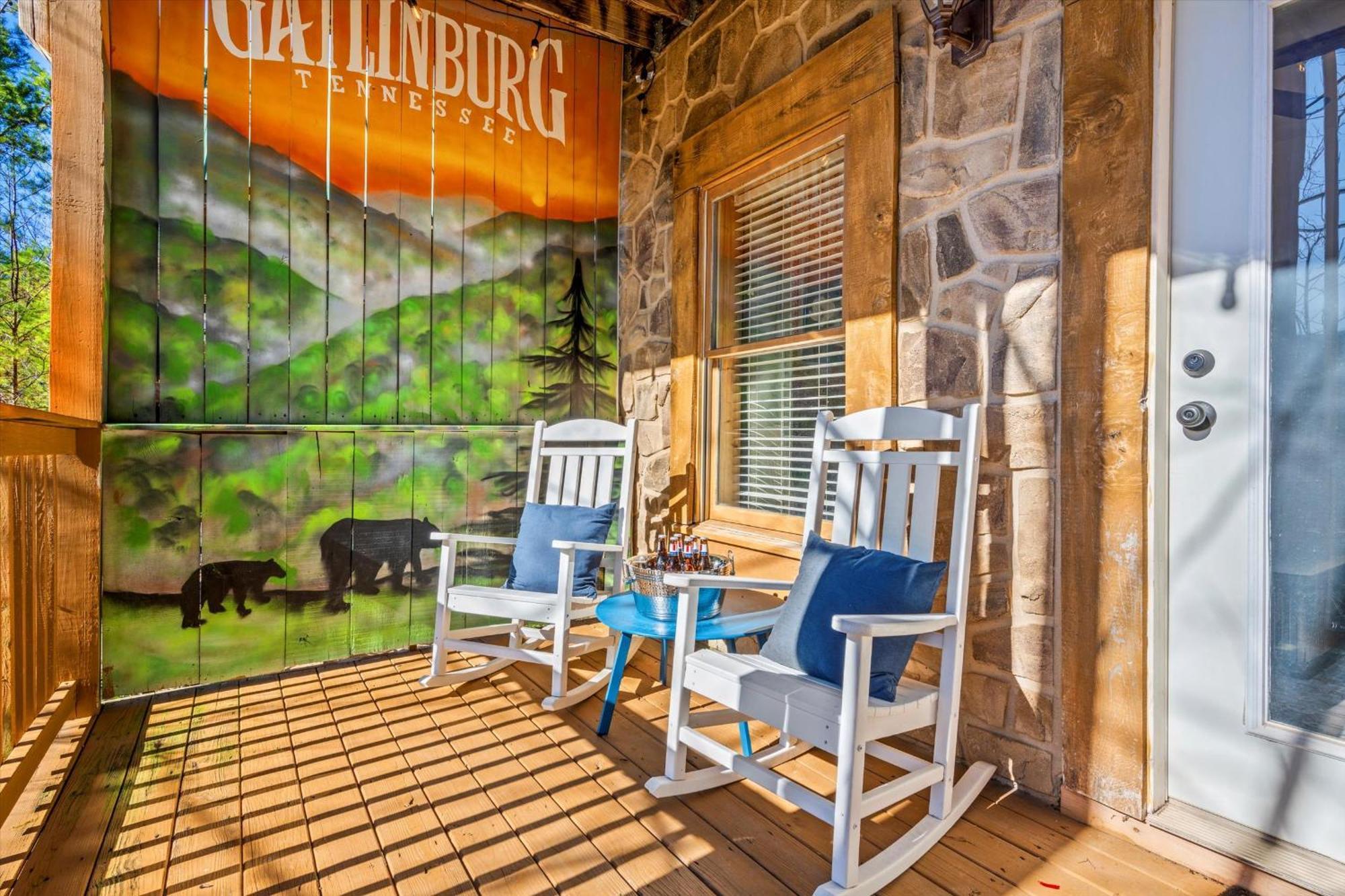 Smokies Boutique Cabins: Mountain Retreat with Resort Amenities Gatlinburg Exterior photo