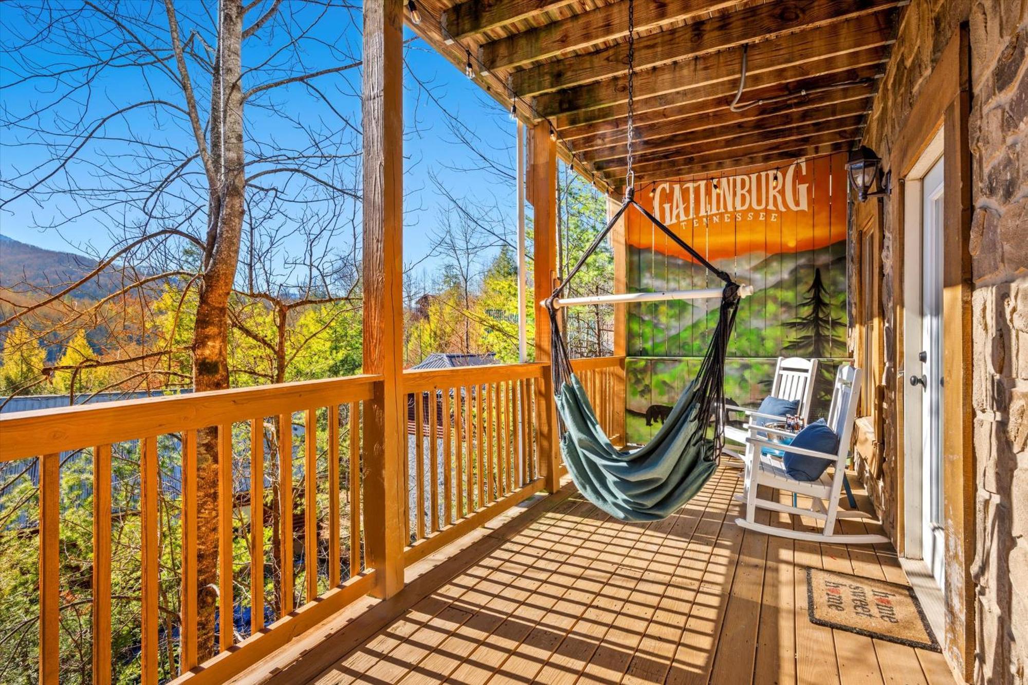 Smokies Boutique Cabins: Mountain Retreat with Resort Amenities Gatlinburg Exterior photo