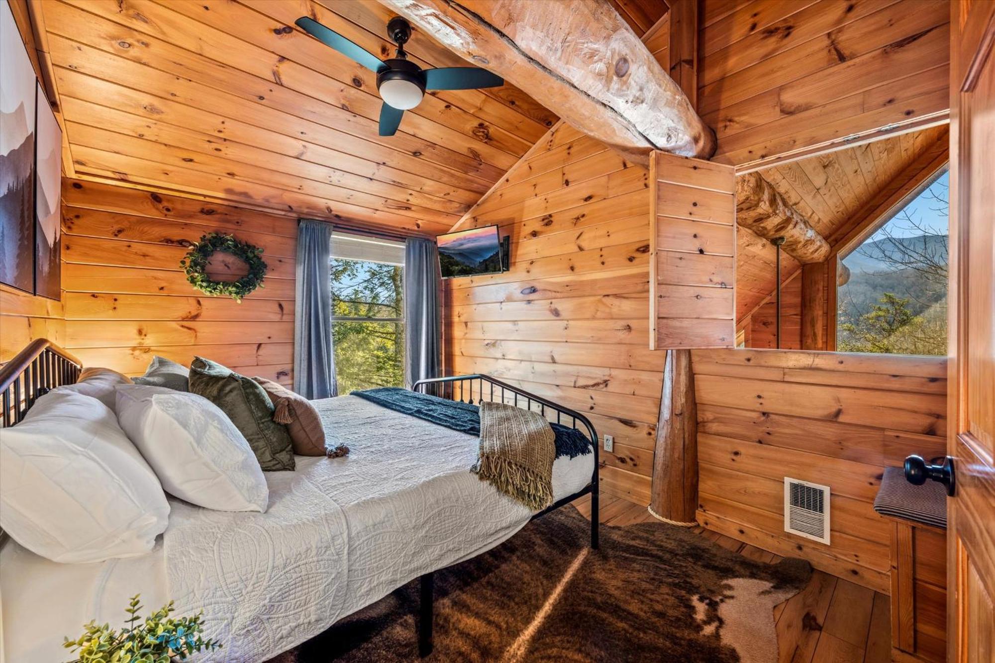 Smokies Boutique Cabins: Mountain Retreat with Resort Amenities Gatlinburg Exterior photo