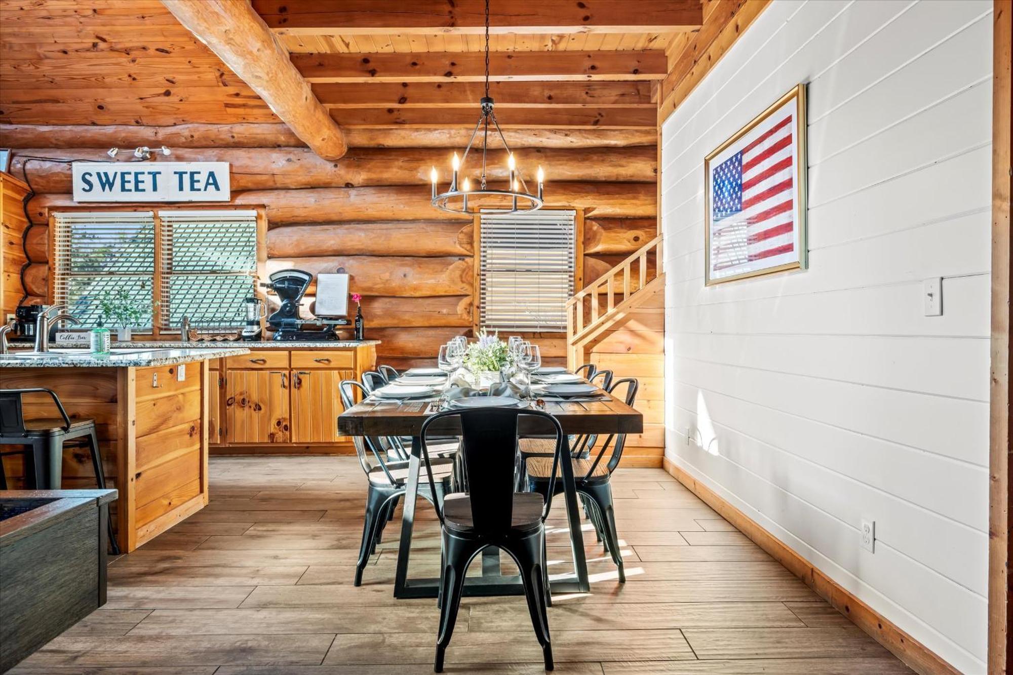 Smokies Boutique Cabins: Mountain Retreat with Resort Amenities Gatlinburg Exterior photo