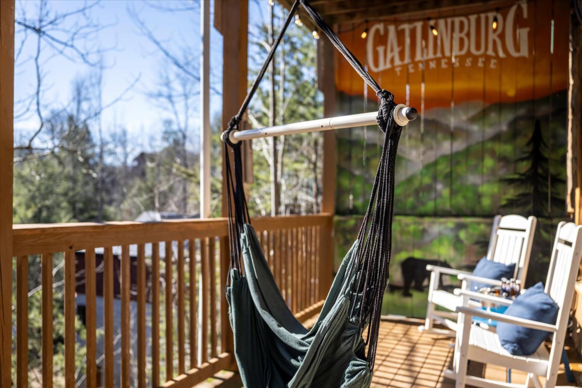 Smokies Boutique Cabins: Mountain Retreat with Resort Amenities Gatlinburg Exterior photo